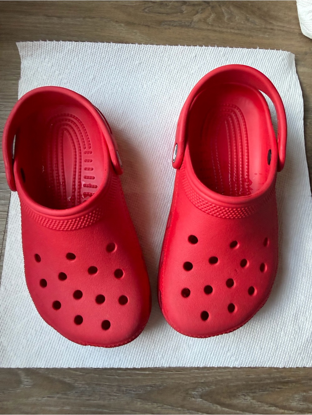 VGUC crocs size J1 kids crocs red